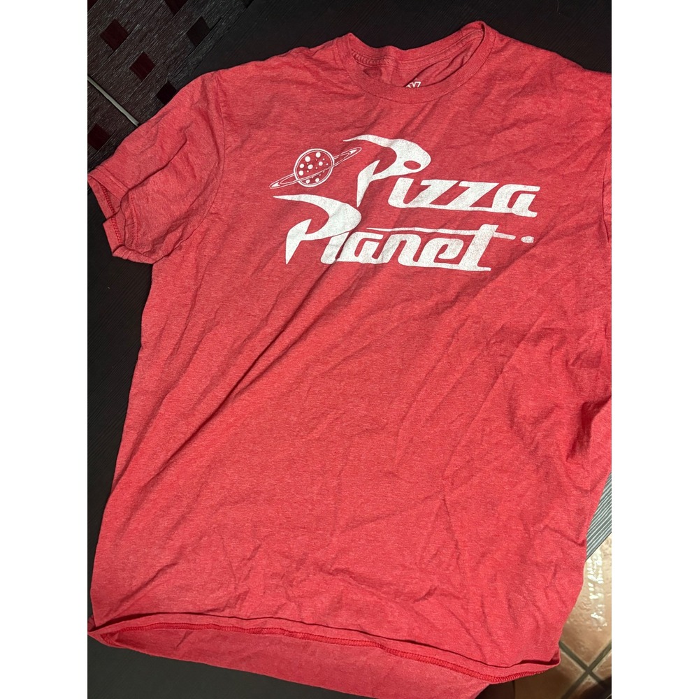 You story pizza planet T shirt size LG red/white